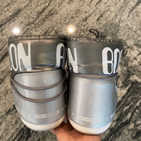 Moon Boots - Picture 6 of 8